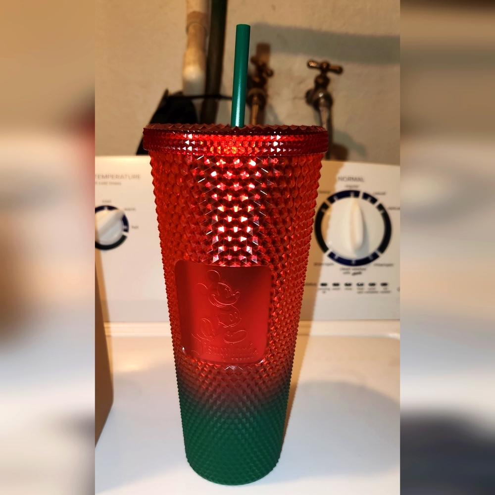 Disney Holiday 2022 Starbucks Venti Ombre Tumbler